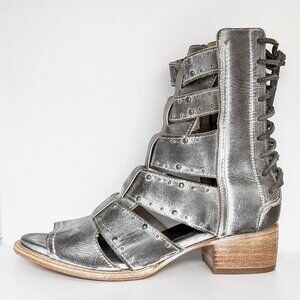 Freebird Ghost Ice Size 11 Gray Gadiator Style Sandals With Studs and Laces